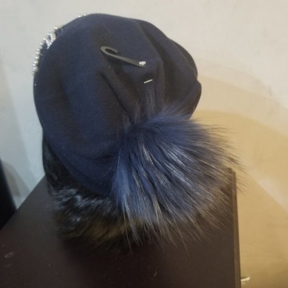 Rhinestone pearl butterfly Raccoon pompom Navy Hat - Picture 4 of 8